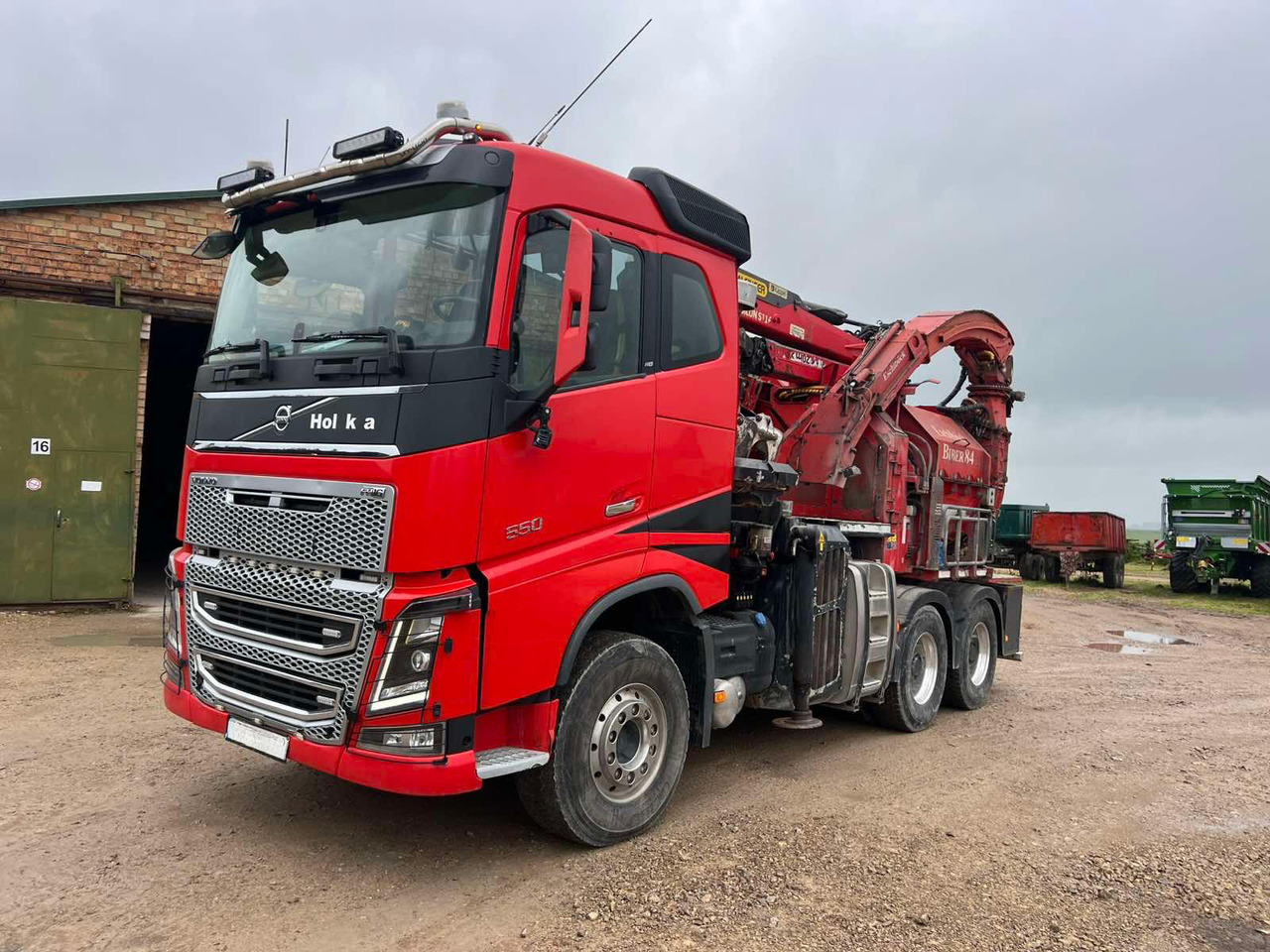 VOLVO FH16.550 - Estilhaçadora de madeira: foto 3 VOLVO FH16.550 - Estilhaçadora de madeira: foto 3