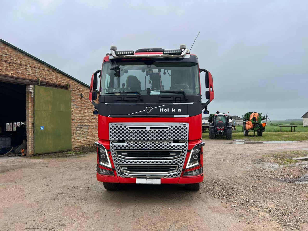 VOLVO FH16.550 - Estilhaçadora de madeira: foto 2 VOLVO FH16.550 - Estilhaçadora de madeira: foto 2