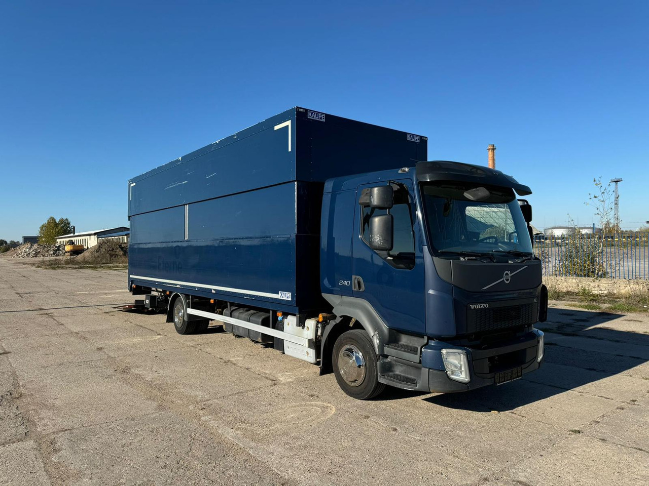 VOLVO FL 240 - Camião furgão: foto 1 VOLVO FL 240 - Camião furgão: foto 1