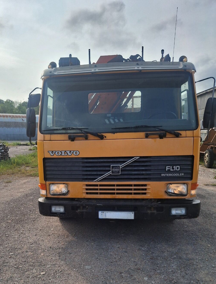 VOLVO FL10 - Camião basculante, Camião grua: foto 2 VOLVO FL10 - Camião basculante, Camião grua: foto 2