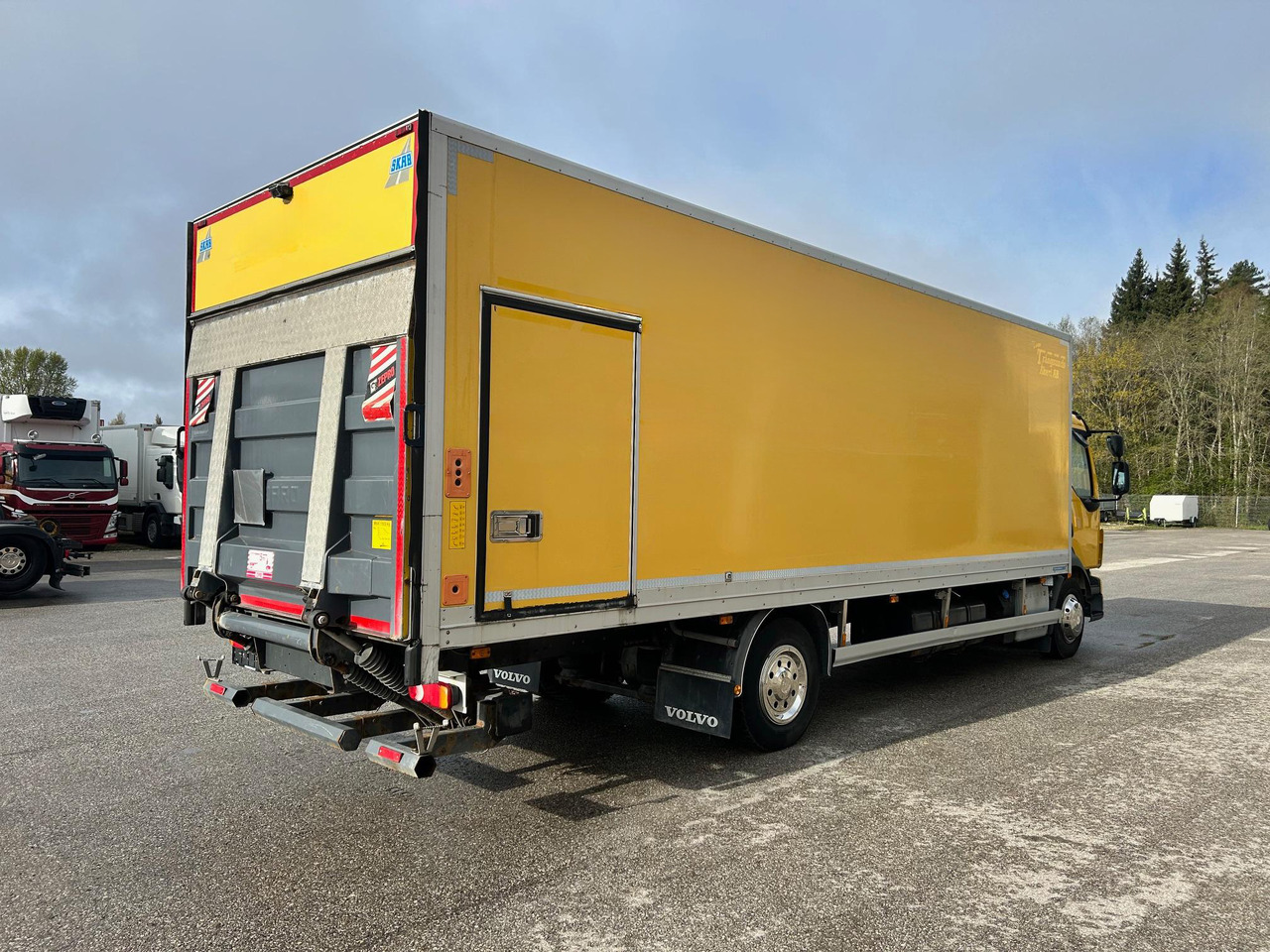 VOLVO FL250 - Camião furgão: foto 5 VOLVO FL250 - Camião furgão: foto 5
