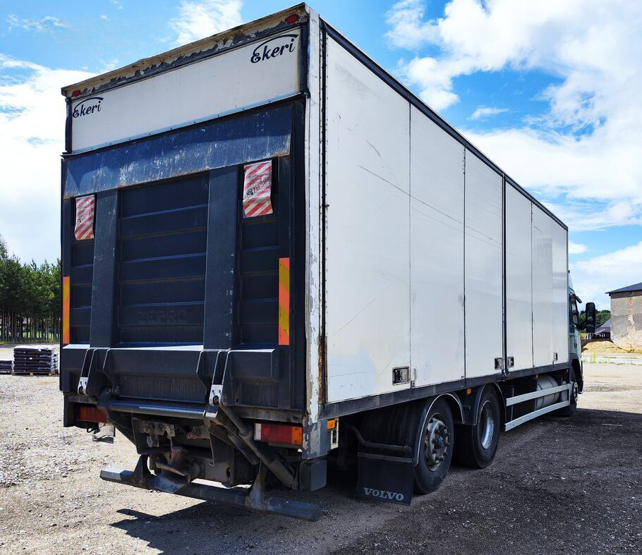 VOLVO FM12 - Camião furgão: foto 4 VOLVO FM12 - Camião furgão: foto 4