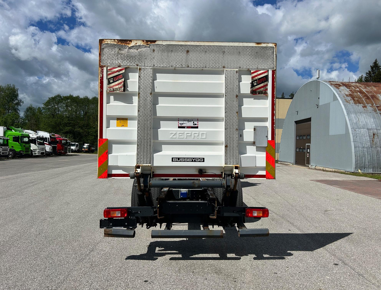 VOLVO FM330 - Camião chassi: foto 4 VOLVO FM330 - Camião chassi: foto 4