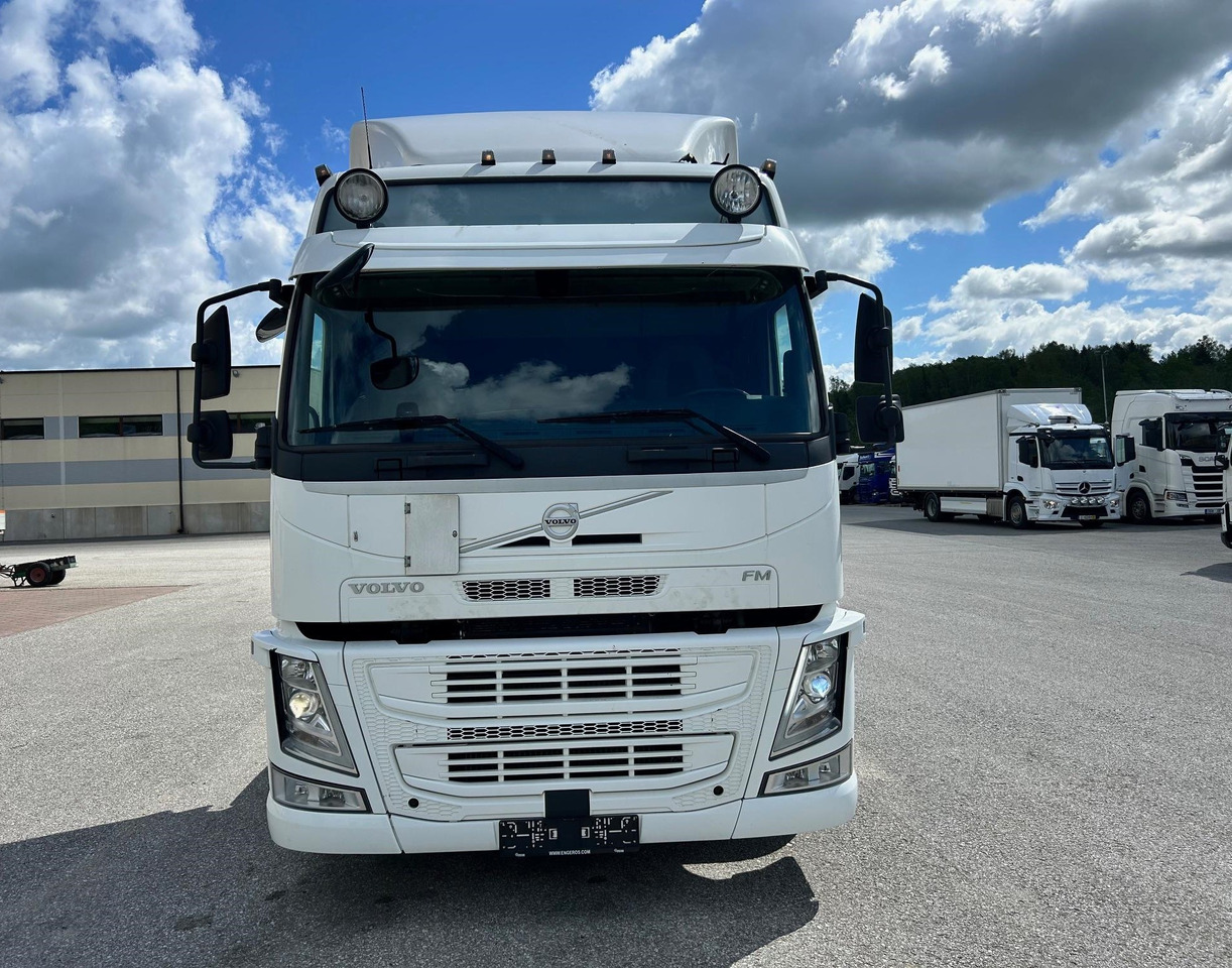 VOLVO FM330 - Camião chassi: foto 3 VOLVO FM330 - Camião chassi: foto 3