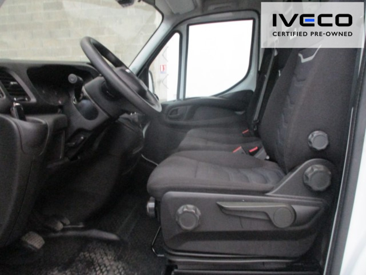 Fotografia de interior 2: Locação financeira de IVECO Daily 35C16H Euro6 Klima ZV IVECO Daily 35C16H Euro6 Klima ZV