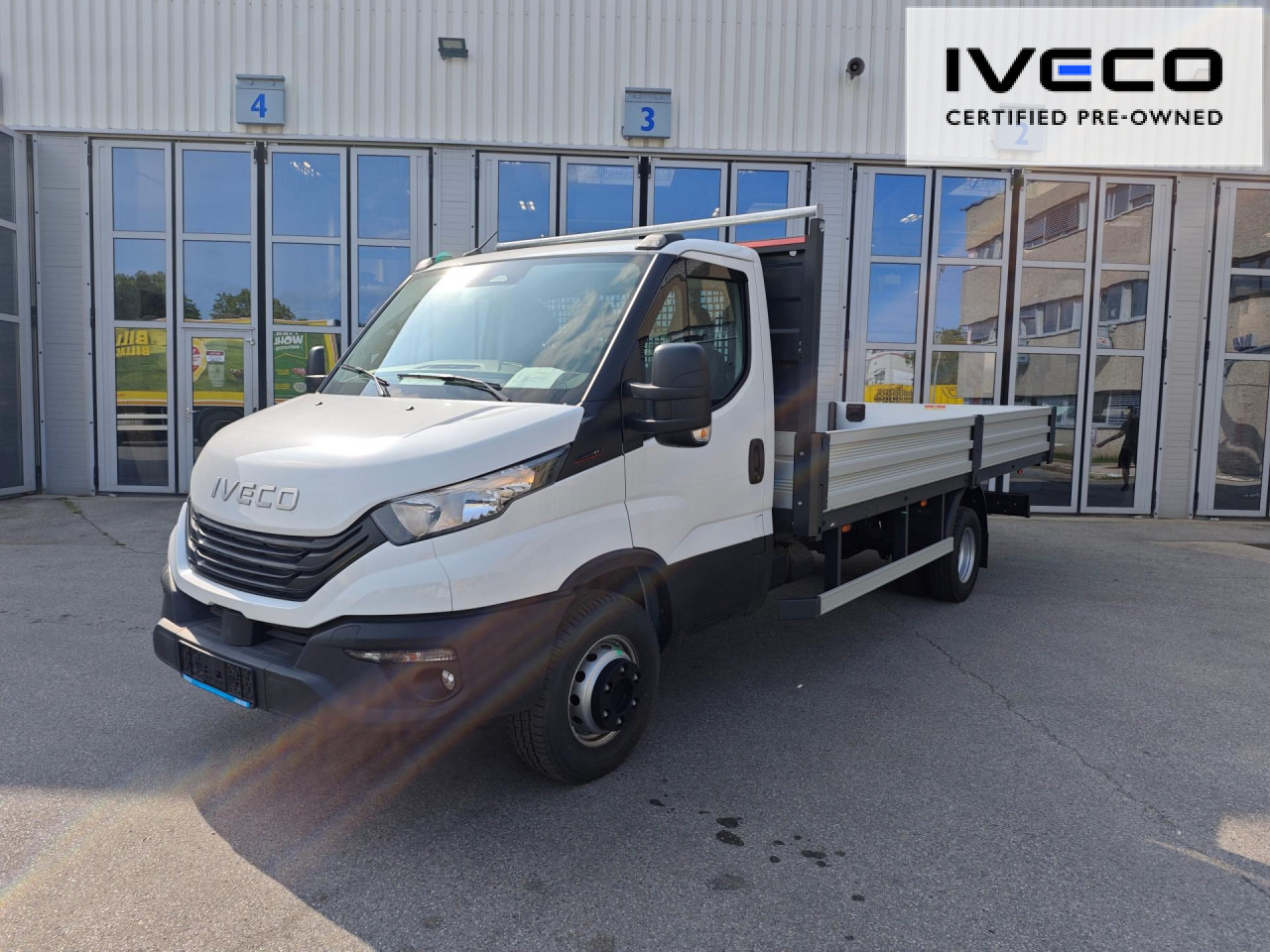 IVECO Pritsche - Camião de caixa aberta/ Plataforma: foto 1 IVECO Pritsche - Camião de caixa aberta/ Plataforma: foto 1