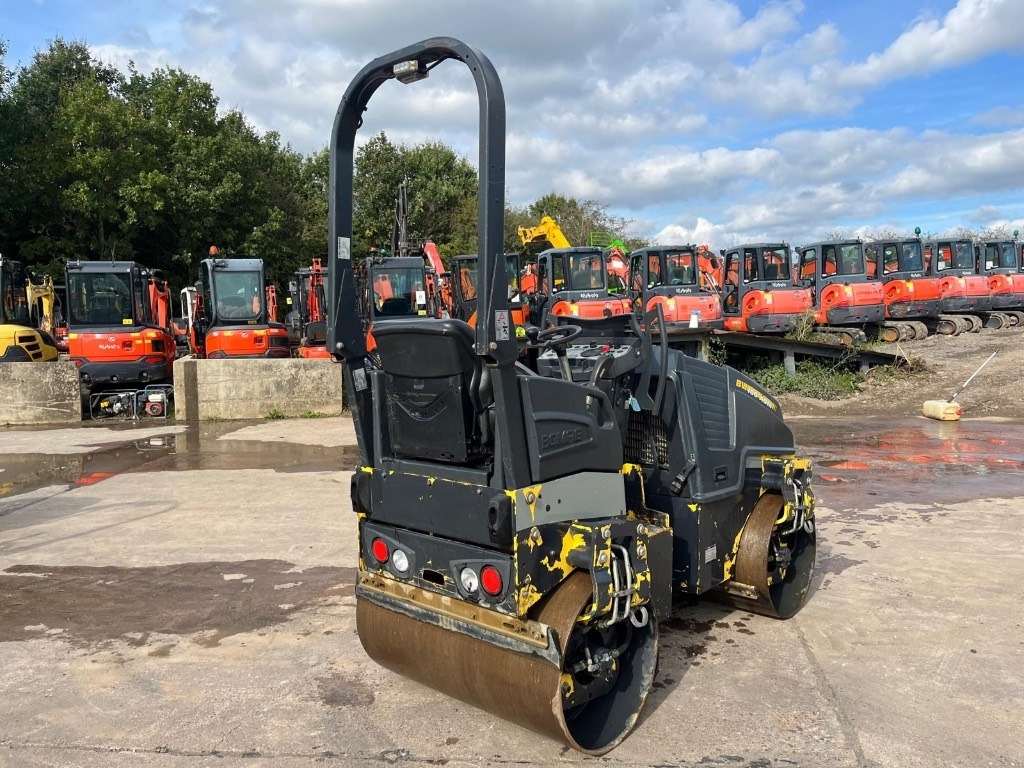 Bomag BW 100 AD M-5 - Compactador de asfalto: foto 2 Bomag BW 100 AD M-5 - Compactador de asfalto: foto 2