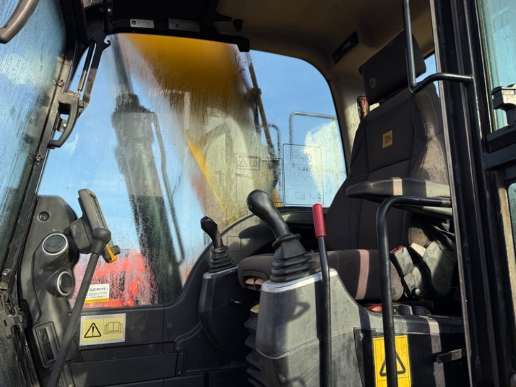 Escavadora de rastos JCB JS 145 LC: foto 11 Escavadora de rastos JCB JS 145 LC: foto 11