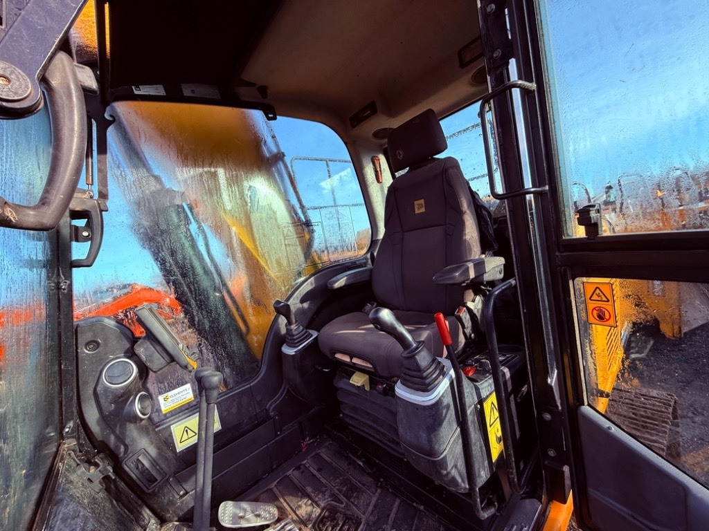 Escavadora de rastos JCB JS 145 LC: foto 9 Escavadora de rastos JCB JS 145 LC: foto 9