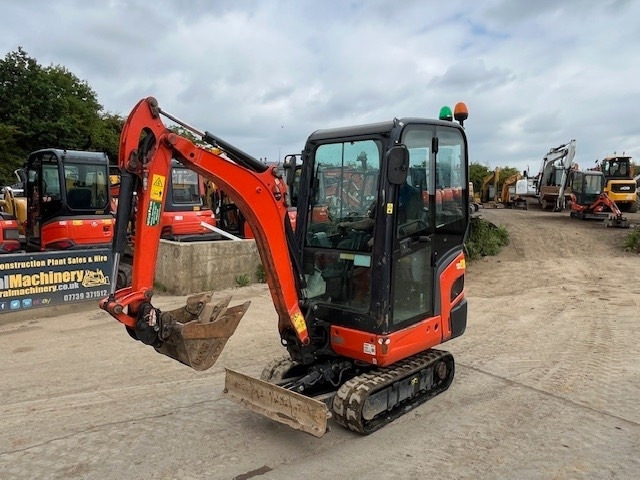 Kubota KX 016-4 - Mini escavadeira: foto 4 Kubota KX 016-4 - Mini escavadeira: foto 4