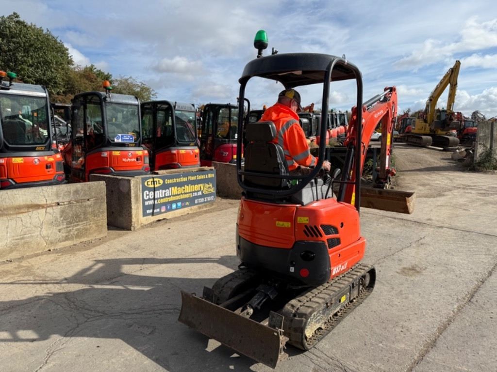 Kubota U 17-3  - Mini escavadeira: foto 5 Kubota U 17-3  - Mini escavadeira: foto 5