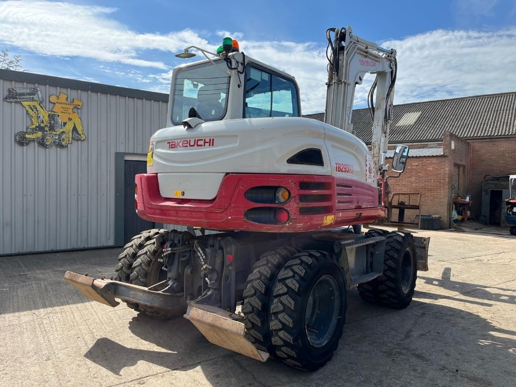 Takeuchi TB 295 W - Escavadeira de rodas: foto 3 Takeuchi TB 295 W - Escavadeira de rodas: foto 3