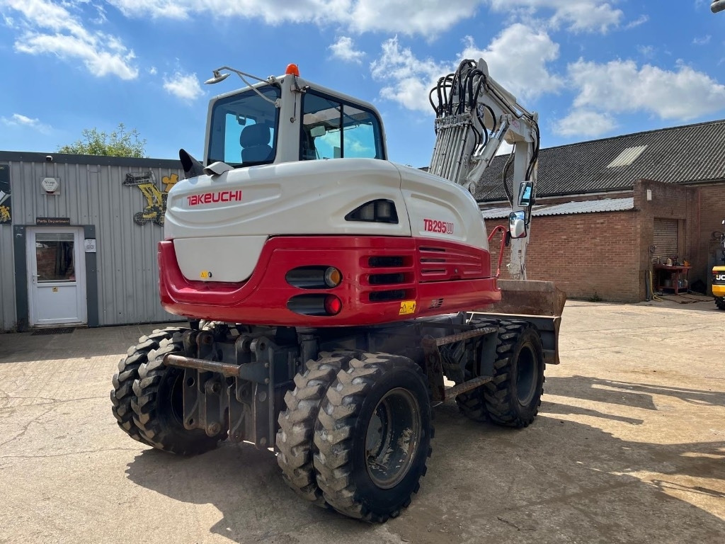 Takeuchi TB295W - Escavadeira de rodas: foto 3 Takeuchi TB295W - Escavadeira de rodas: foto 3