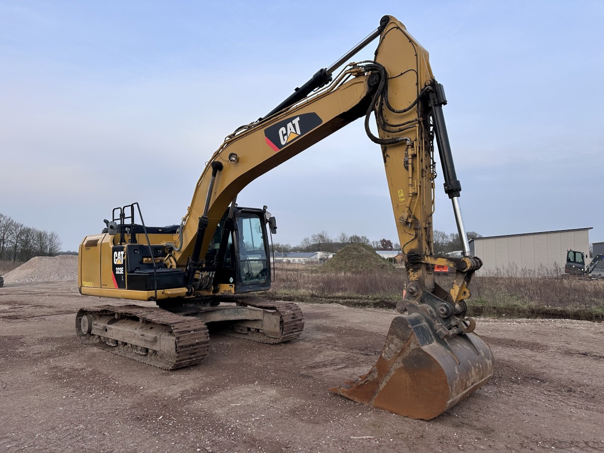 CATERPILLAR 323 EL Deutsche Maschine! Top !!! - Escavadora de rastos: foto 2 CATERPILLAR 323 EL Deutsche Maschine! Top !!! - Escavadora de rastos: foto 2