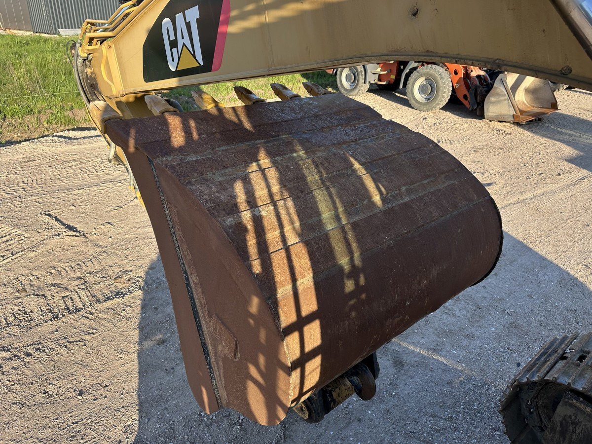 Escavadora de rastos CATERPILLAR 324 E LN Deutsche Maschine! Top !!!: foto 35