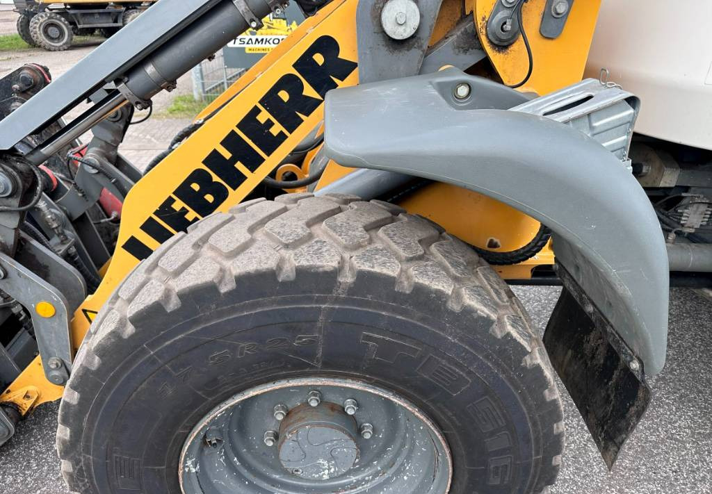 Locação financeira de Liebherr L 514 Stereo +30 Kmh Klima 3er Kreis Greifschaufel  Liebherr L 514 Stereo +30 Kmh Klima 3er Kreis Greifschaufel: foto 30