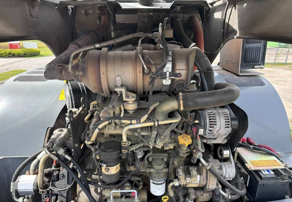 Locação financeira de Liebherr L 514 Stereo +30 Kmh Klima 3er Kreis Greifschaufel  Liebherr L 514 Stereo +30 Kmh Klima 3er Kreis Greifschaufel: foto 34