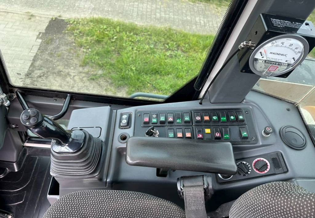 Locação financeira de Liebherr L 514 Stereo +30 Kmh Klima 3er Kreis Greifschaufel  Liebherr L 514 Stereo +30 Kmh Klima 3er Kreis Greifschaufel: foto 11