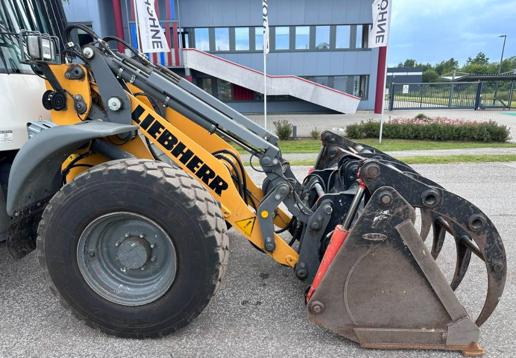 Locação financeira de Liebherr L 514 Stereo +30 Kmh Klima 3er Kreis Greifschaufel  Liebherr L 514 Stereo +30 Kmh Klima 3er Kreis Greifschaufel: foto 26