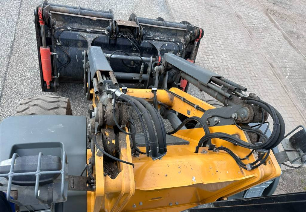 Locação financeira de Liebherr L 514 Stereo +30 Kmh Klima 3er Kreis Greifschaufel  Liebherr L 514 Stereo +30 Kmh Klima 3er Kreis Greifschaufel: foto 33