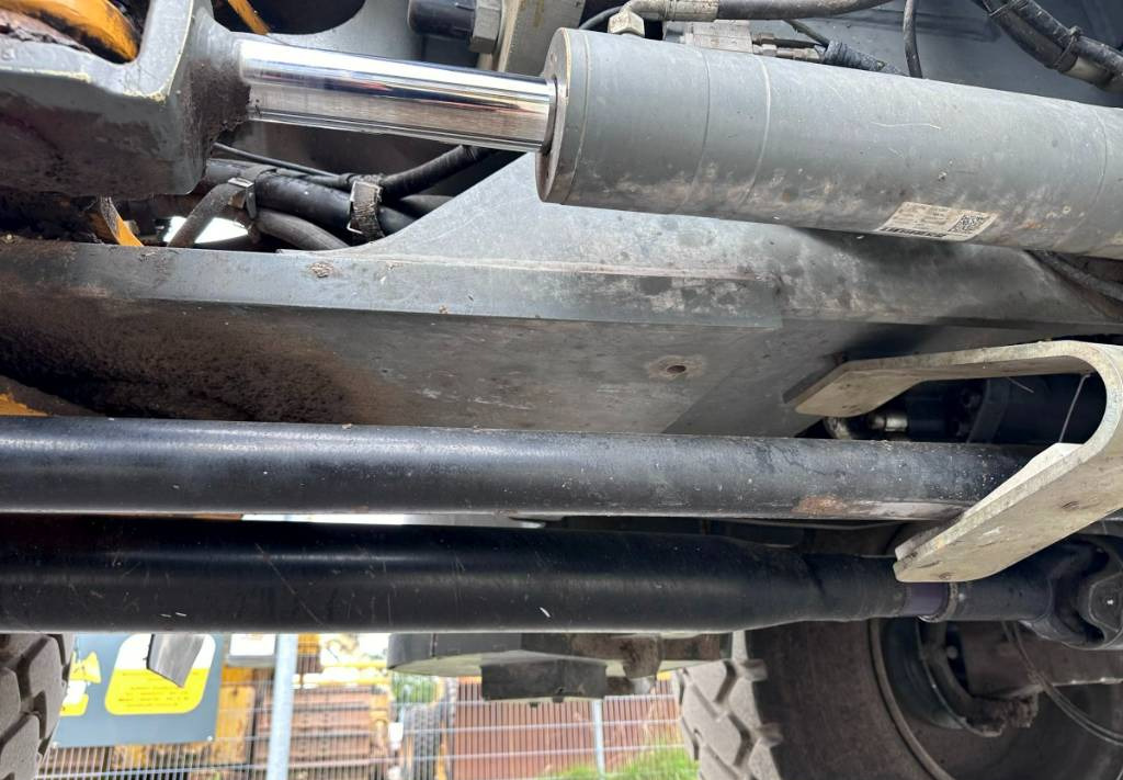 Locação financeira de Liebherr L 514 Stereo +30 Kmh Klima 3er Kreis Greifschaufel  Liebherr L 514 Stereo +30 Kmh Klima 3er Kreis Greifschaufel: foto 39