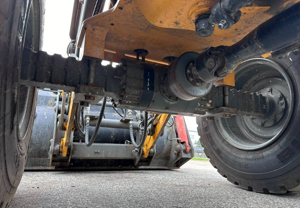 Locação financeira de Liebherr L 514 Stereo +30 Kmh Klima 3er Kreis Greifschaufel  Liebherr L 514 Stereo +30 Kmh Klima 3er Kreis Greifschaufel: foto 38