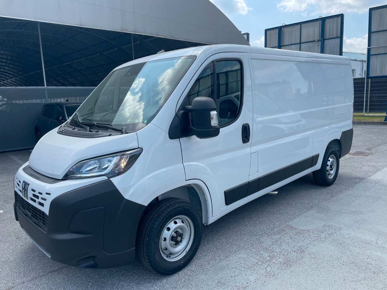 Fiat Ducato 30L L2H1 120 Kastenwagen 2025 - Furgão compacto: foto 1 Fiat Ducato 30L L2H1 120 Kastenwagen 2025 - Furgão compacto: foto 1