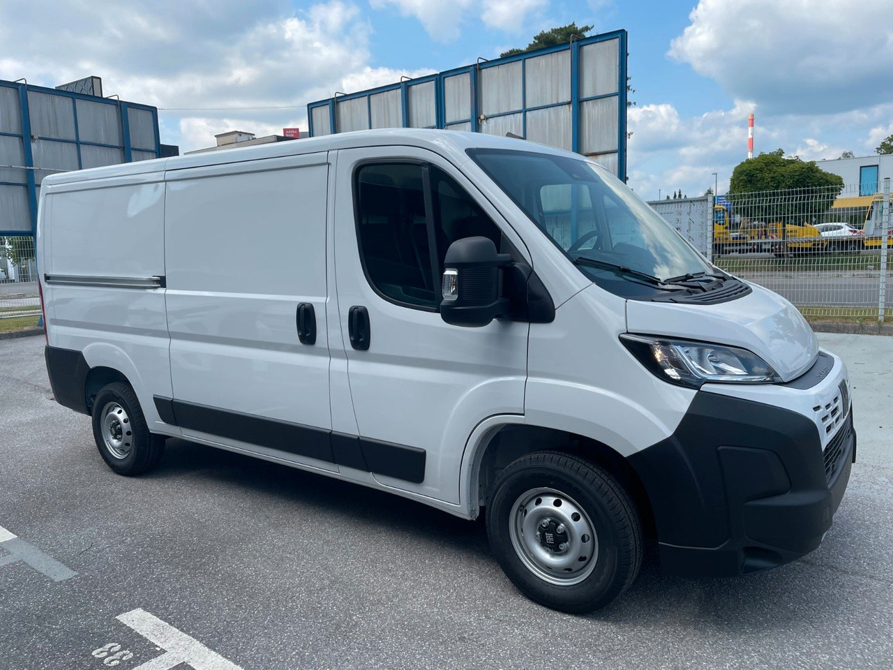 Fiat Ducato 30L L2H1 120 Kastenwagen 2025 - Furgão compacto: foto 3 Fiat Ducato 30L L2H1 120 Kastenwagen 2025 - Furgão compacto: foto 3