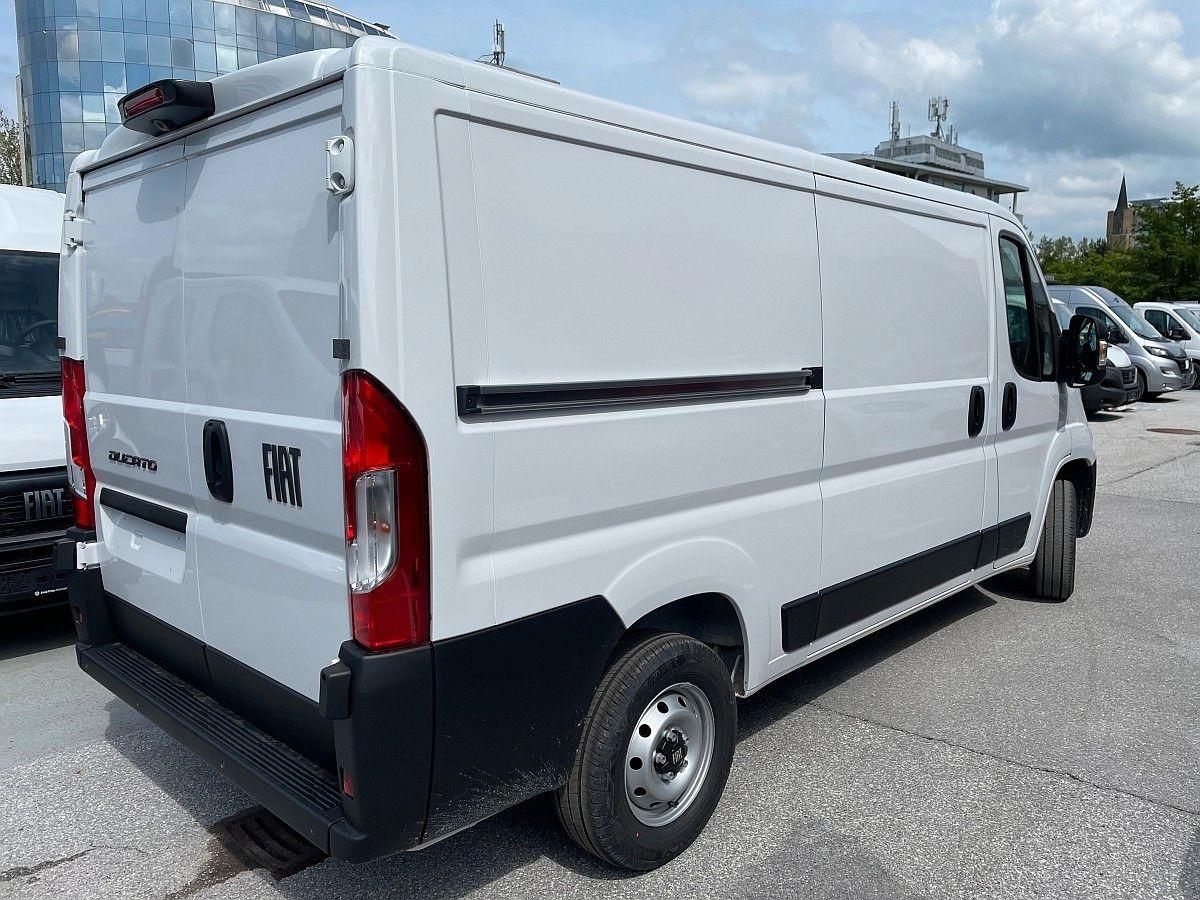 Fiat Ducato 30L L2H1-120-Klima;Temp;P.Sens;DAB+;2025 - Furgão compacto: foto 3 Fiat Ducato 30L L2H1-120-Klima;Temp;P.Sens;DAB+;2025 - Furgão compacto: foto 3