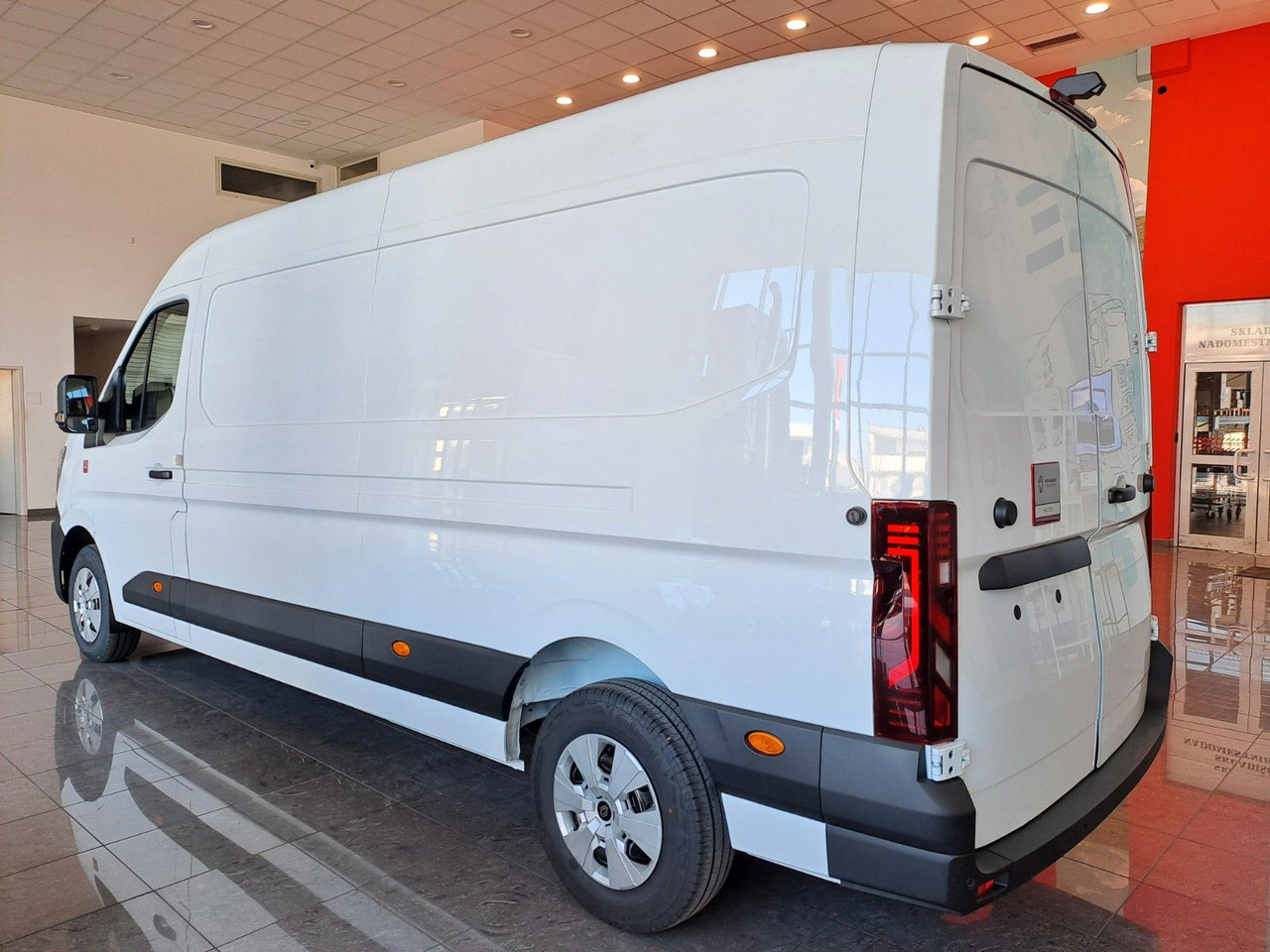 Renault Master L3H2 170 - NAV Klimaaut. Holzb. 270° - Furgão: foto 4 Renault Master L3H2 170 - NAV Klimaaut. Holzb. 270° - Furgão: foto 4