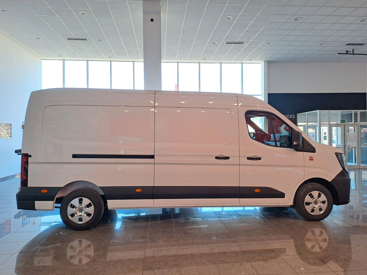 Renault Master L3H2 170 - NAV Klimaaut. Holzb. 270° - Furgão: foto 5 Renault Master L3H2 170 - NAV Klimaaut. Holzb. 270° - Furgão: foto 5