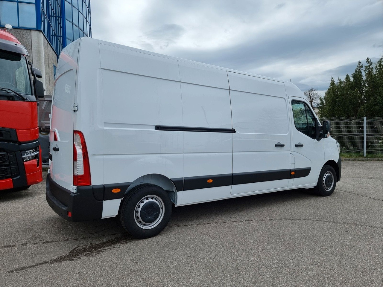Renault Master L3H2 3,5t 150 PRO+ - Furgão: foto 3 Renault Master L3H2 3,5t 150 PRO+ - Furgão: foto 3
