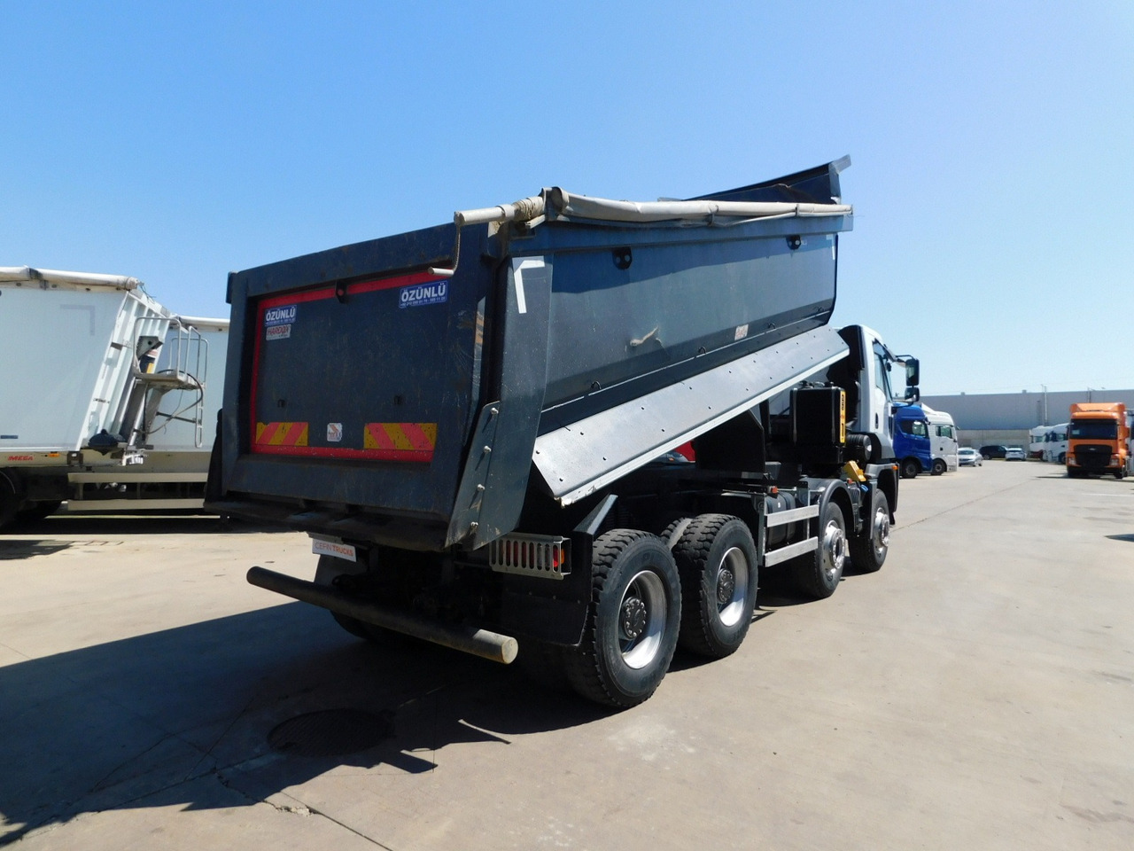 Ford 4142d 8x4 dcab e6 16s2230 - Camião basculante: foto 3 Ford 4142d 8x4 dcab e6 16s2230 - Camião basculante: foto 3