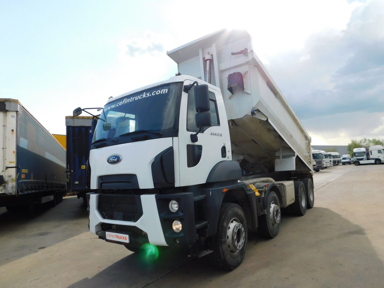 Ford 4142d 8x4 dcab e6 16s2230 ecotorq - Camião basculante: foto 1 Ford 4142d 8x4 dcab e6 16s2230 ecotorq - Camião basculante: foto 1
