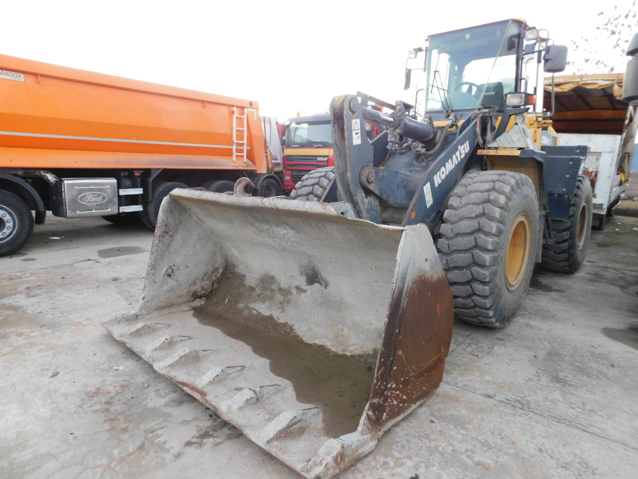Komatsu Wa250pz 5 - Pá carregadora de rodas: foto 1 Komatsu Wa250pz 5 - Pá carregadora de rodas: foto 1
