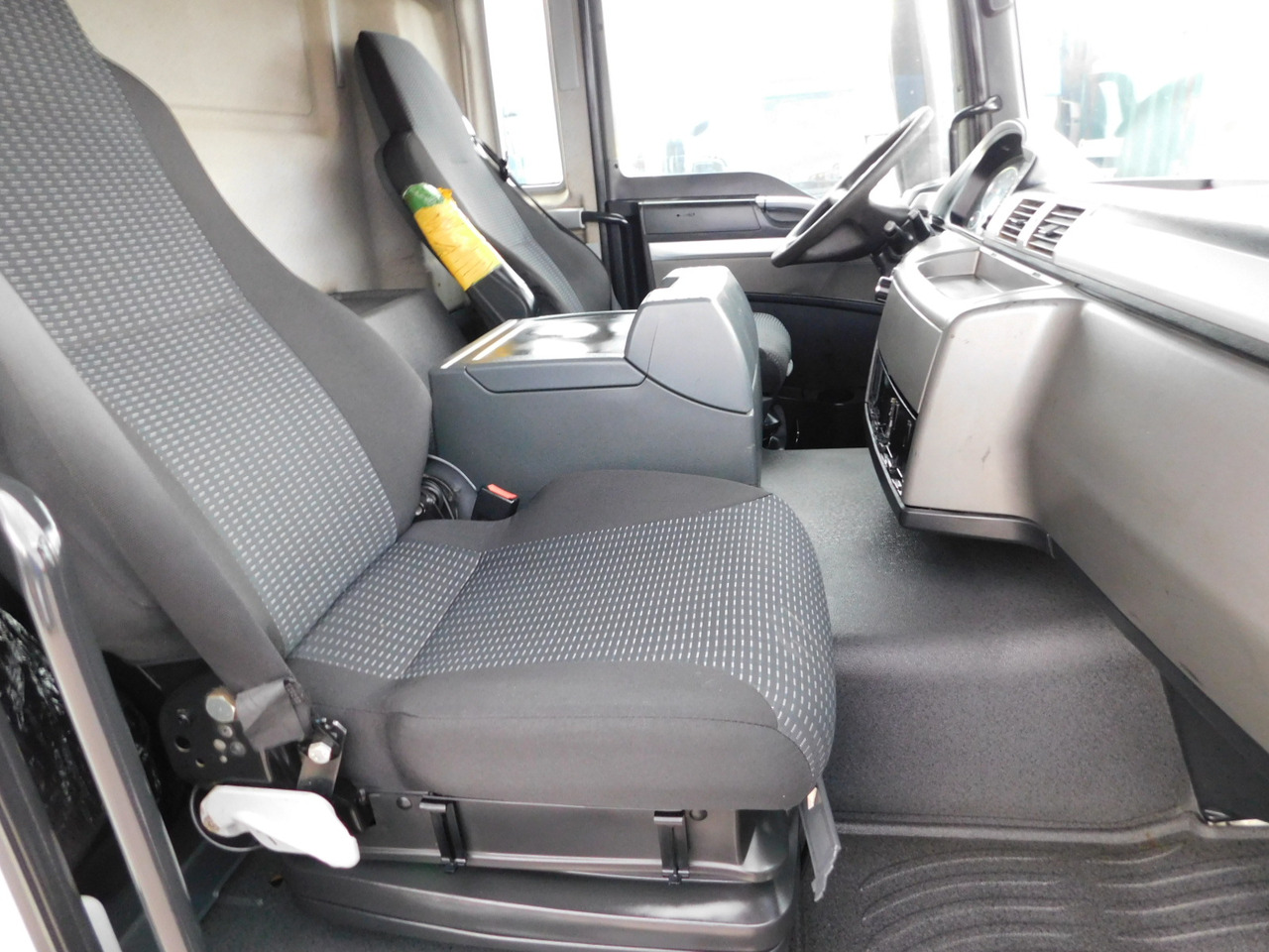 Man Tgs 35480 - Camião basculante: foto 5 Man Tgs 35480 - Camião basculante: foto 5