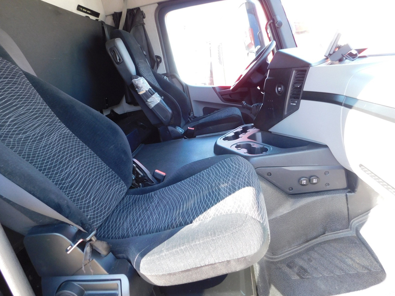 Mercedes Antos - Camião frigorífico: foto 5 Mercedes Antos - Camião frigorífico: foto 5