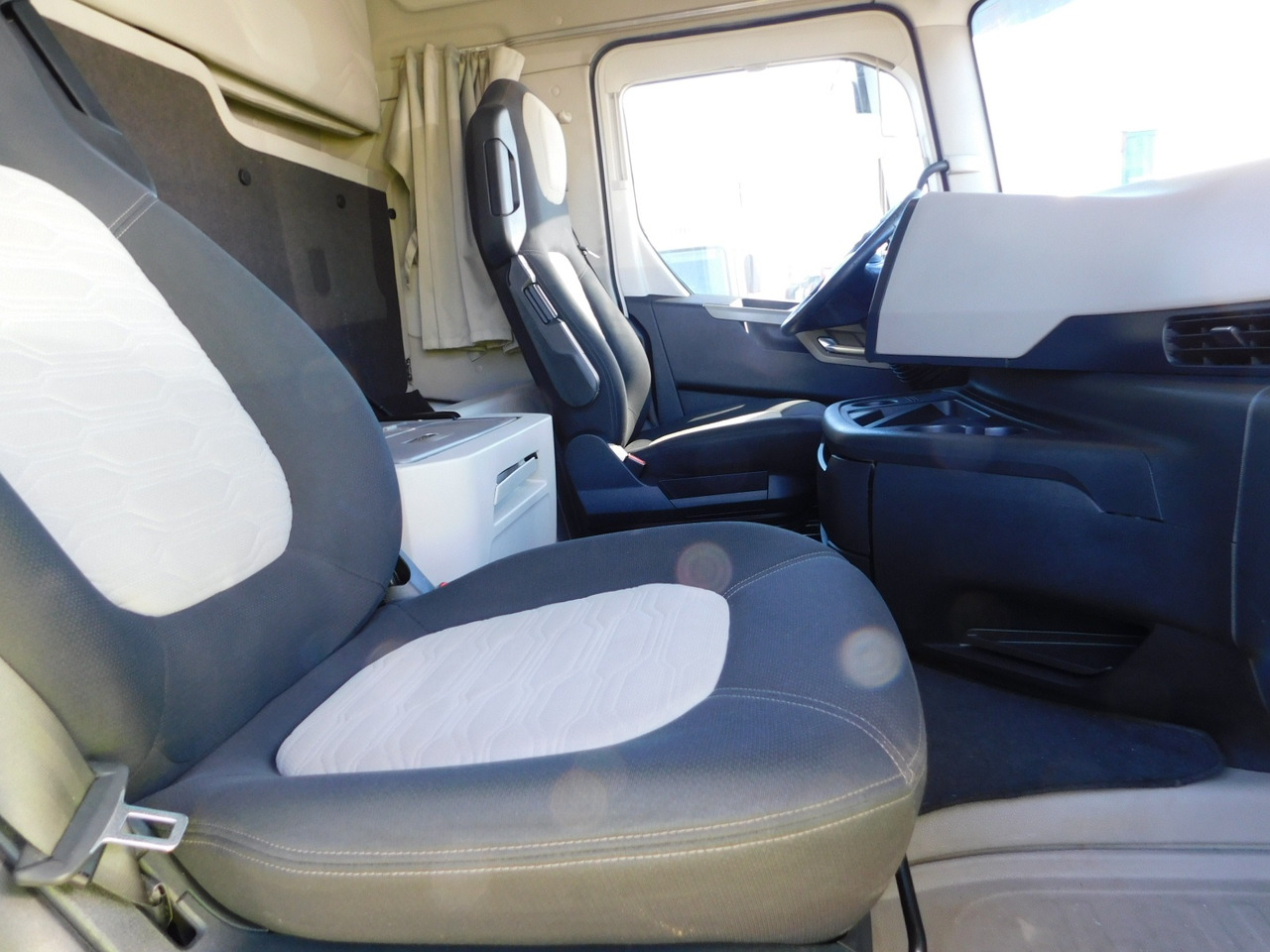 Ford F max 4x2 scab e6 12s2620 - Tractor: foto 5 Ford F max 4x2 scab e6 12s2620 - Tractor: foto 5