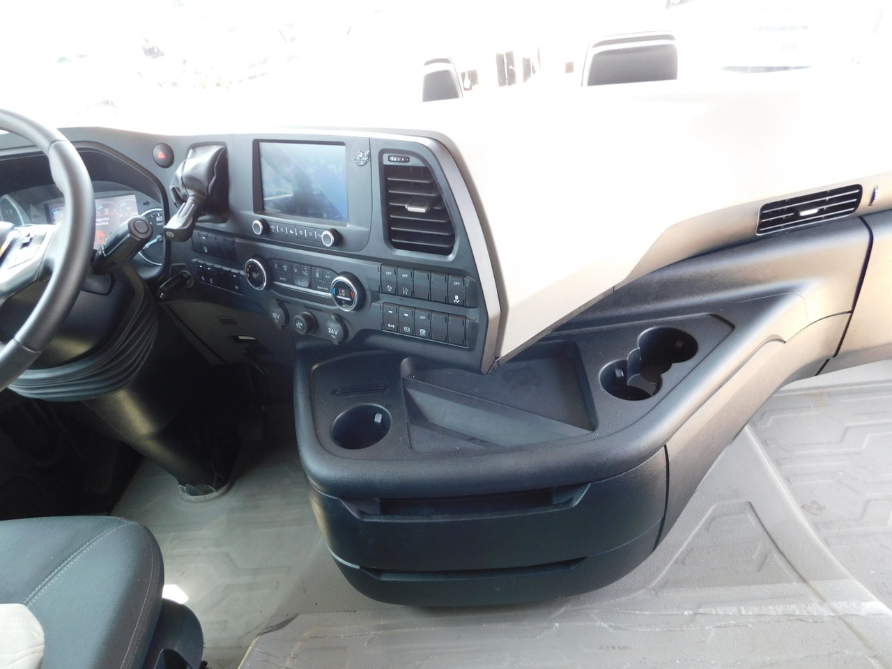 Tractor Ford F max 4x2 scab e6 12tx2620 ecotorq: foto 7