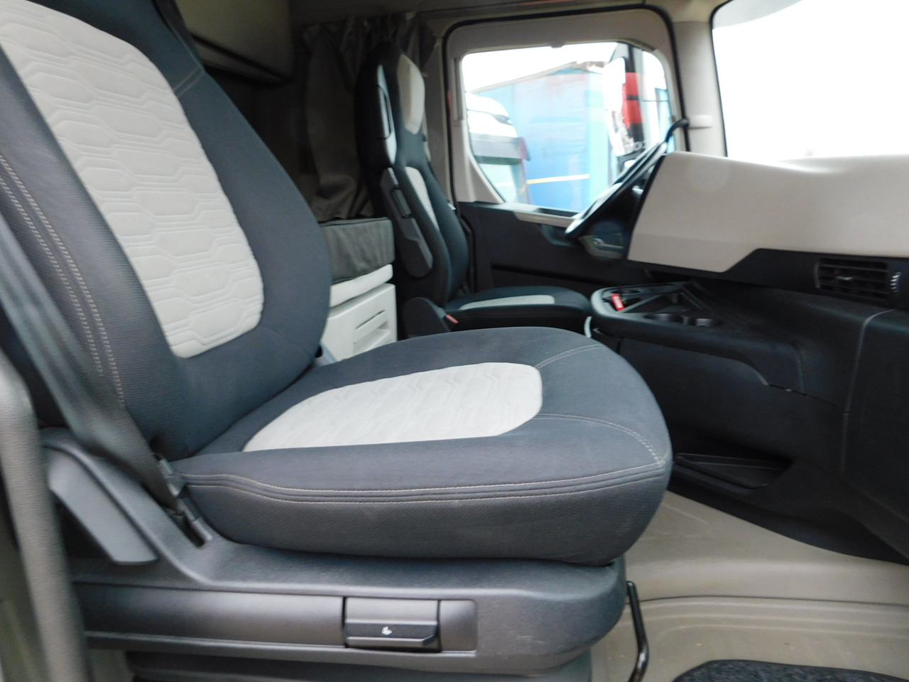 Ford F max ll 4x2 scab e6 12tx2620 - Tractor: foto 5 Ford F max ll 4x2 scab e6 12tx2620 - Tractor: foto 5