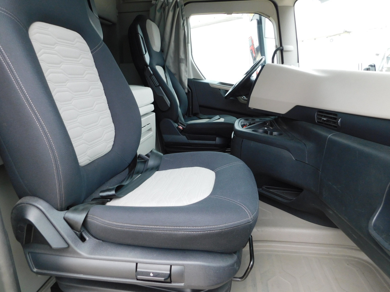 Ford F max ll 4x2 scab e6 12tx2620 - Tractor: foto 5 Ford F max ll 4x2 scab e6 12tx2620 - Tractor: foto 5