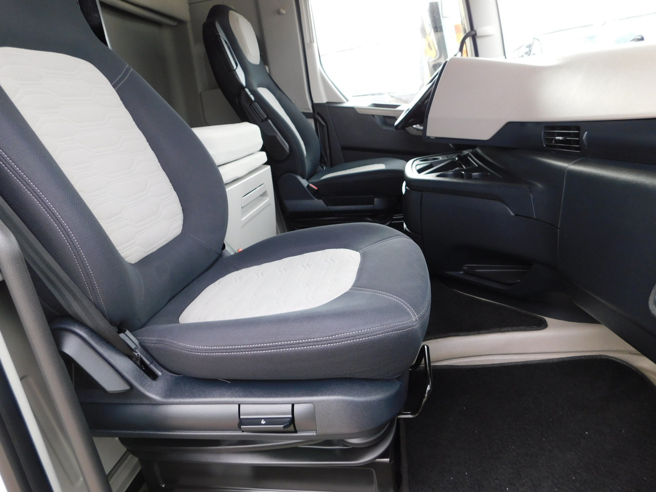 Ford F max ll 4x2 scab e6 12tx2620 - Tractor: foto 5 Ford F max ll 4x2 scab e6 12tx2620 - Tractor: foto 5