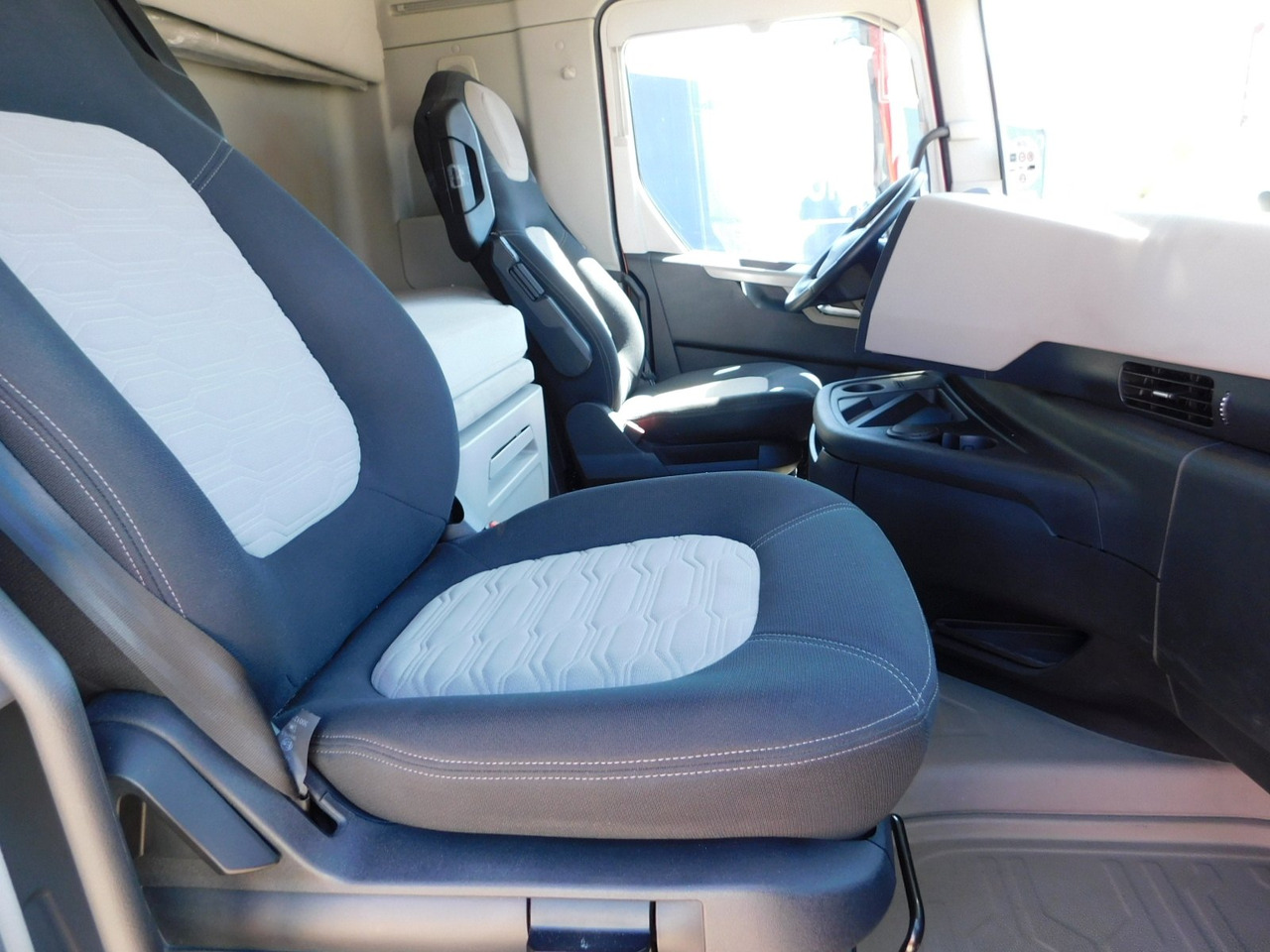 Ford F max ll 4x2 scab e6 12tx2620 - Tractor: foto 5 Ford F max ll 4x2 scab e6 12tx2620 - Tractor: foto 5