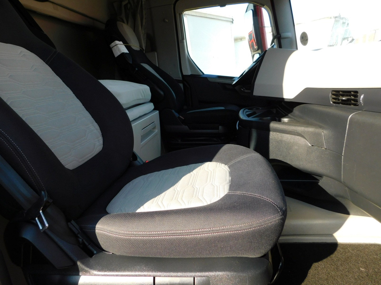 Ford F max ll 4x2 scab e6 12tx2620 - Tractor: foto 5 Ford F max ll 4x2 scab e6 12tx2620 - Tractor: foto 5