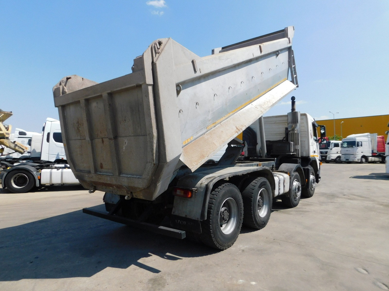 Volvo Fm 12 - Camião basculante: foto 3 Volvo Fm 12 - Camião basculante: foto 3