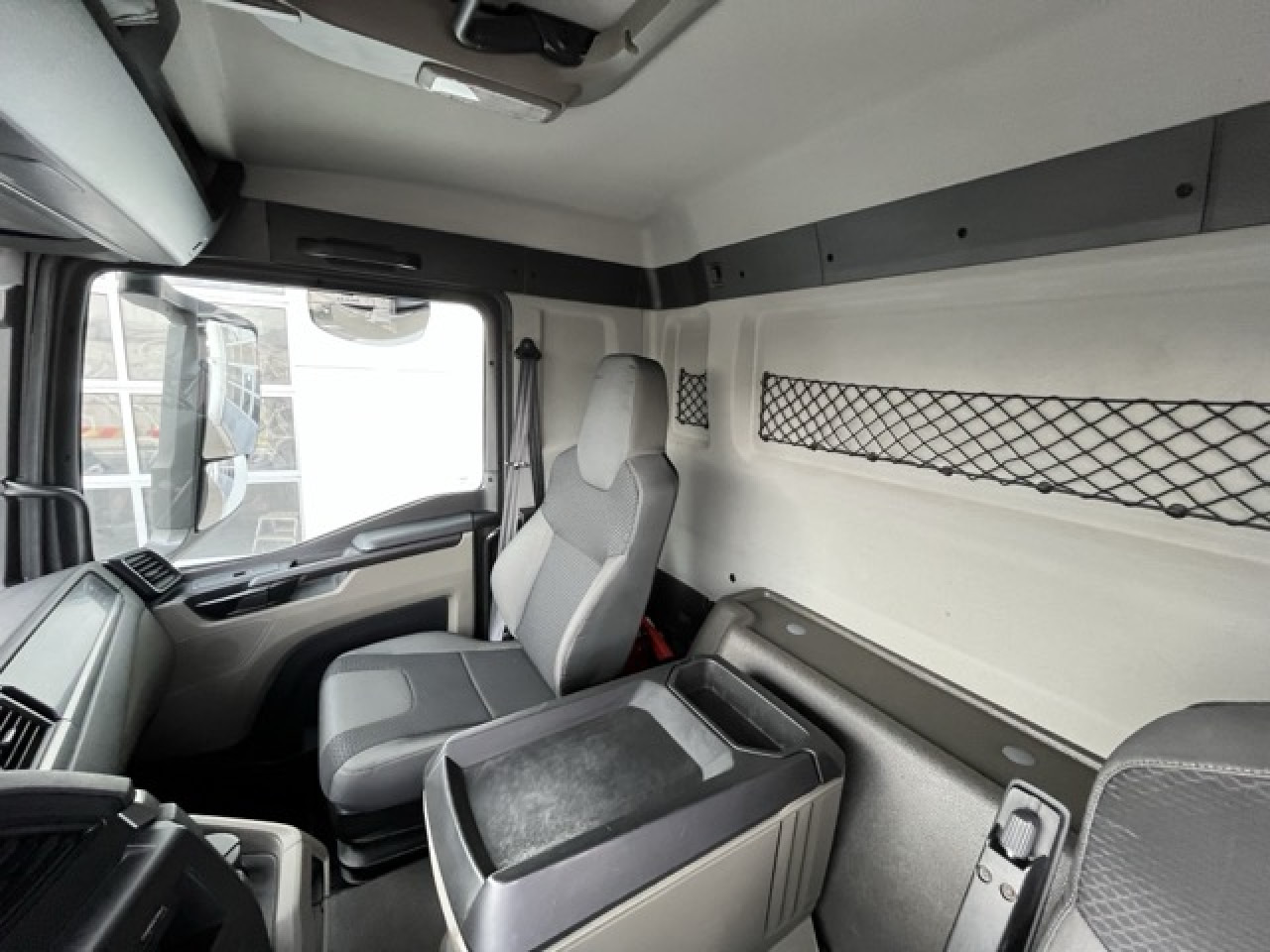 MAN TGS 26.360 6x2-4 LL Euro6 Klima AHK Luftfeder - Camião chassi: foto 3 MAN TGS 26.360 6x2-4 LL Euro6 Klima AHK Luftfeder - Camião chassi: foto 3