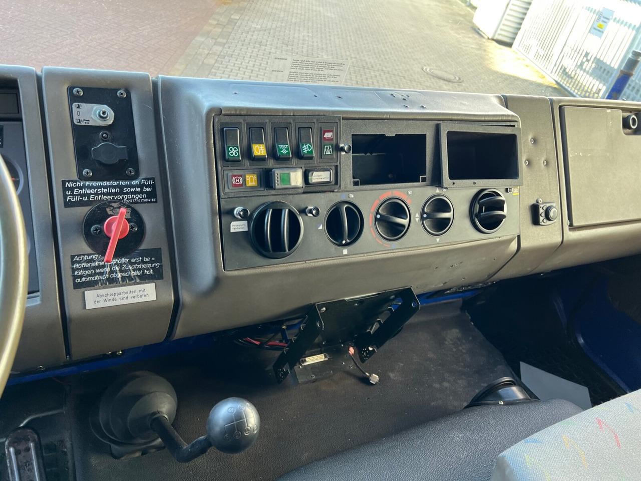 120-23 AW 4x4 Doka 120-23 AW 4x4 Doka, V8-Motor, Mannschaftswagen 16 Sitze, Seilwinde - Carro de bombeiro: foto 2 120-23 AW 4x4 Doka 120-23 AW 4x4 Doka, V8-Motor, Mannschaftswagen 16 Sitze, Seilwinde - Carro de bombeiro: foto 2