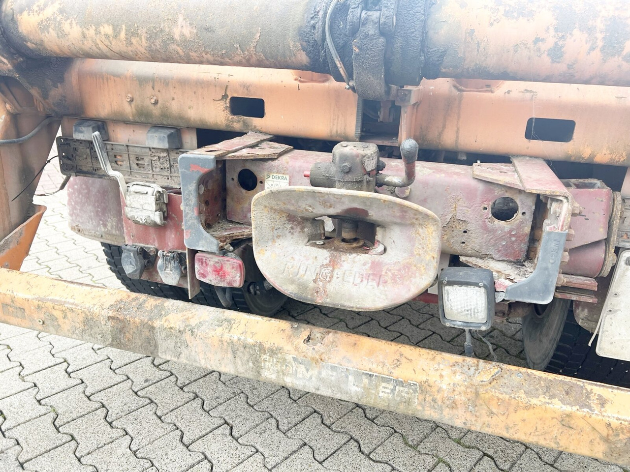 190 AD 35 4x2 190 AD 35 4x2 - Camião chassi: foto 2 190 AD 35 4x2 190 AD 35 4x2 - Camião chassi: foto 2