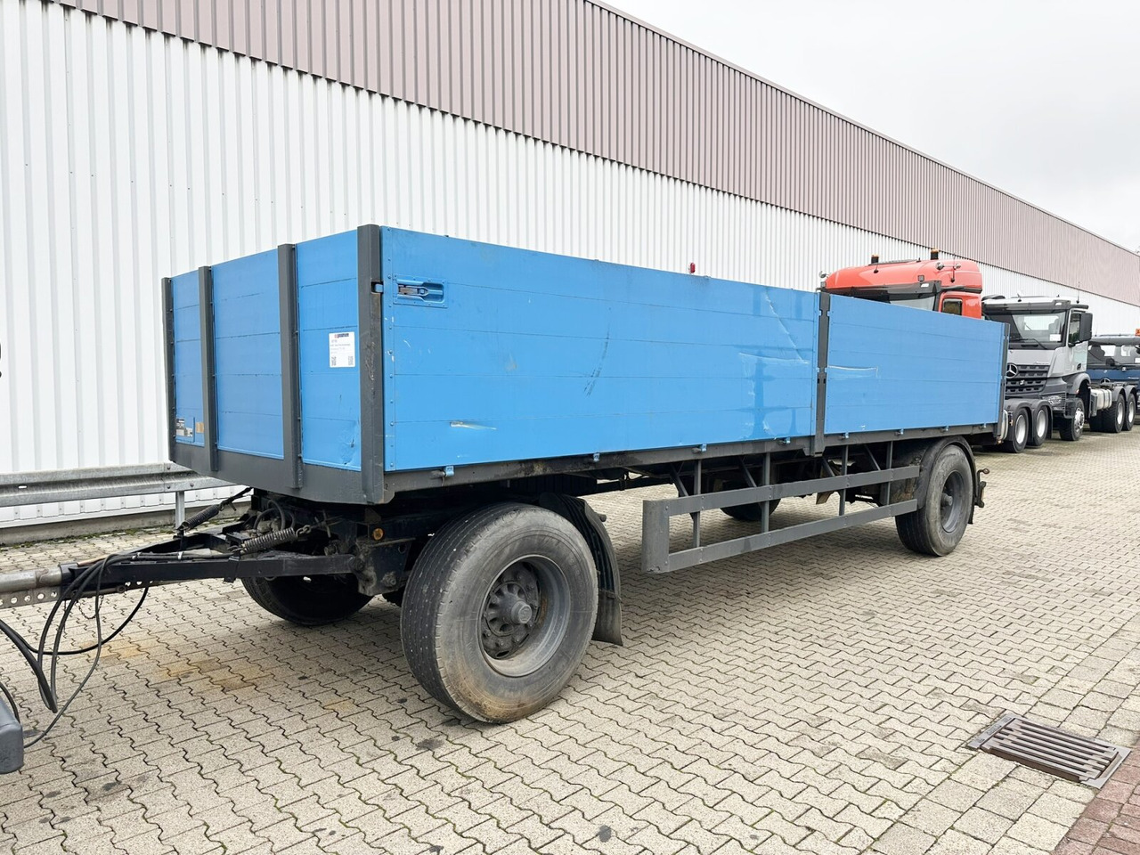 2-Achs Pritschenanhänger 2-Achs Pritschenanhänger - Reboque plataforma/ Caixa aberta: foto 1 2-Achs Pritschenanhänger 2-Achs Pritschenanhänger - Reboque plataforma/ Caixa aberta: foto 1