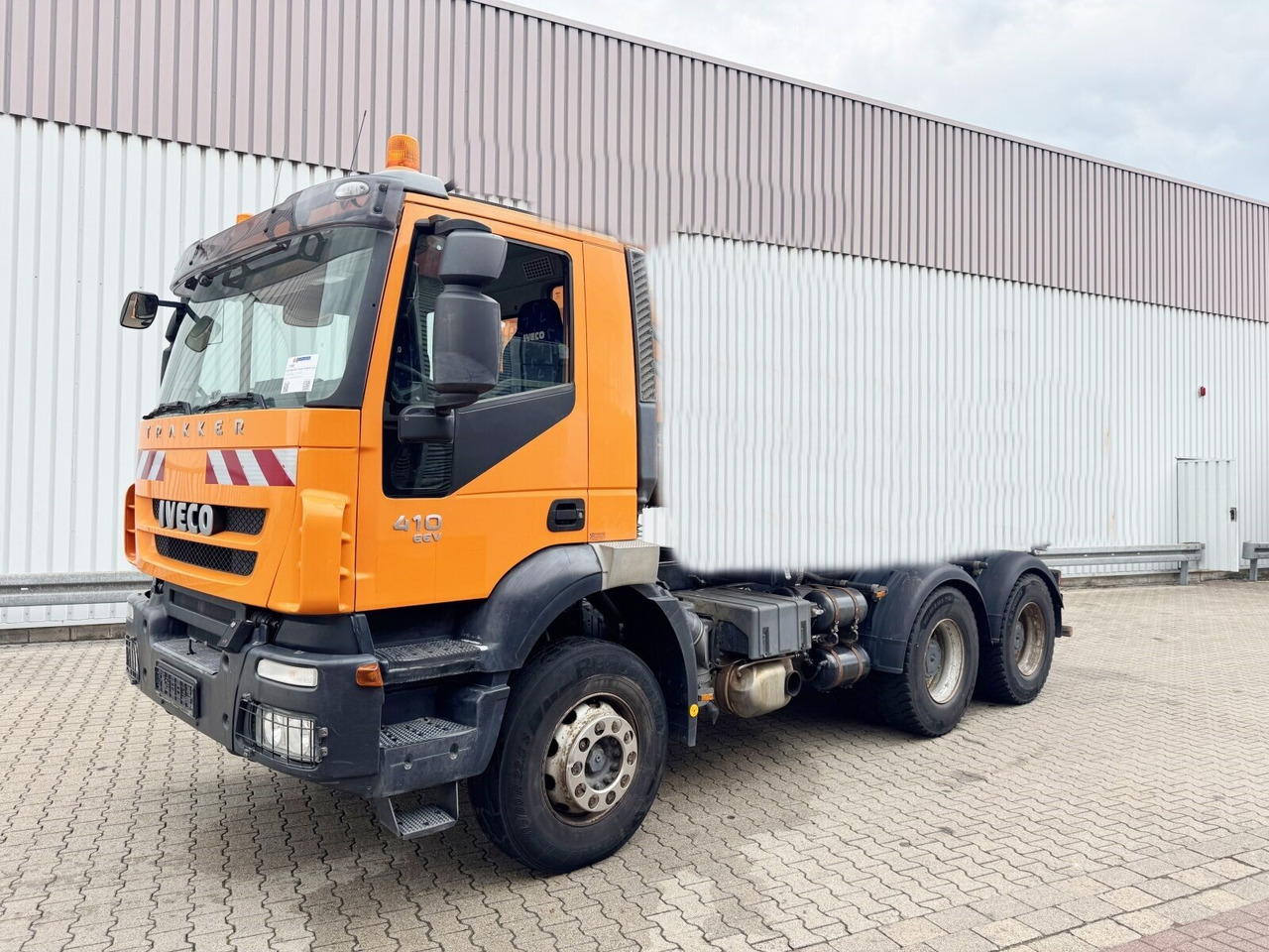 AD260T41 6x4 AD260T41 6x4, EEV - Camião chassi: foto 1 AD260T41 6x4 AD260T41 6x4, EEV - Camião chassi: foto 1